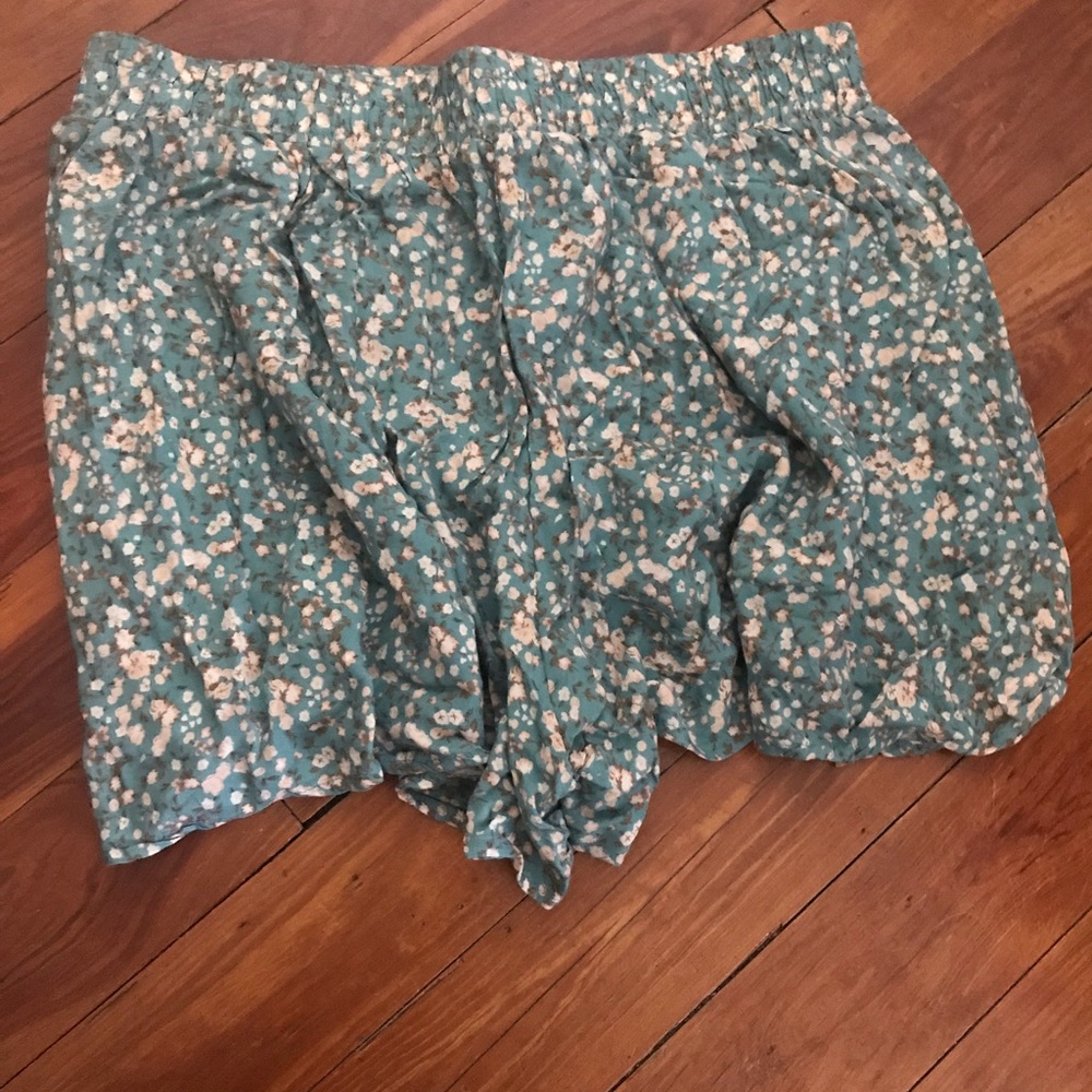 Patterned shorts